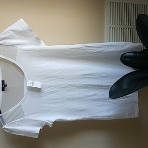 White gap top with netting